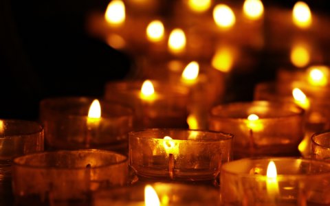 Jakie wkłady zniczowe na upały?